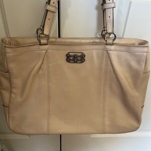 Coach, beige shimmer, leather handbag, excellent condition